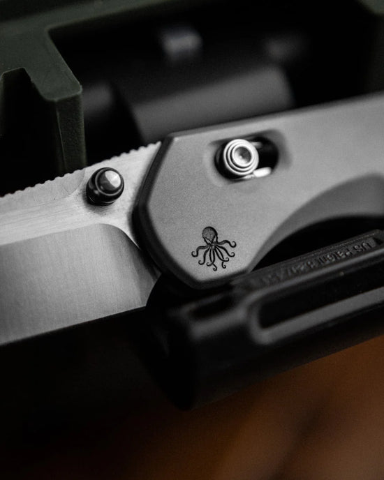 Piratech Kraken/Tsunami - 3.22" S90V Hand Strip Satin Sheepsfoot Blade, Mag-Snap Bead Blasted Titanium Handles