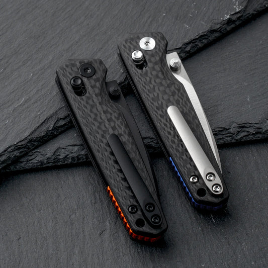 Olitans C045-B - 2.6" M390 Black Blade, Carbon Fibre Handle