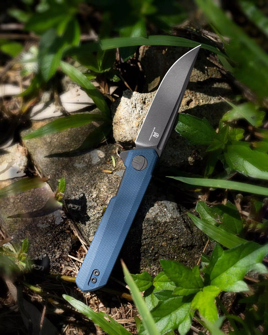 Bestechman Mini Dundee BMK03F - 2.92" D2 Grey DLC Blade, Blue Grey G10, Flipper