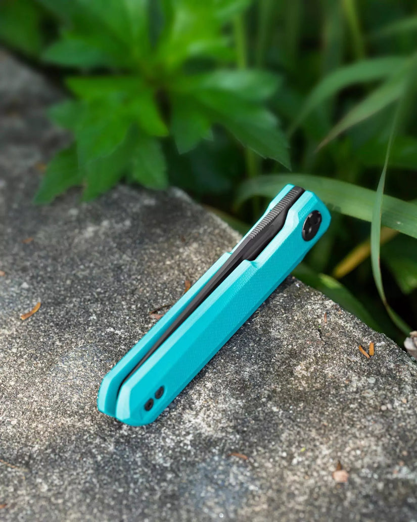 Bestechman Mini Dundee BMK03E - 2.92" D2 Grey DLC Blade, Light Blue G10, Flipper