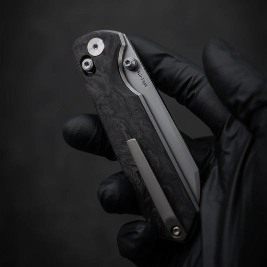 Olitans Emperor Penguin M060-G - 3.35" SLD-Magic Blade, Green Carbon Fibre Handle