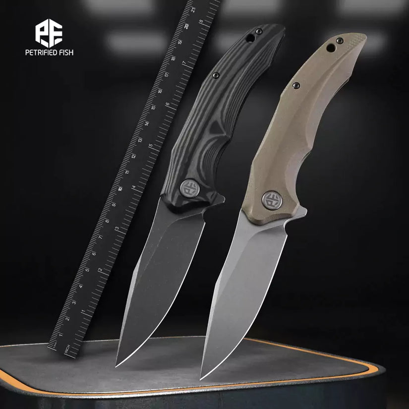 Petrified Fish Hairtail PFP10CW - 3.54" K110 Stonewashed Blade, Carbon Fibre Handle