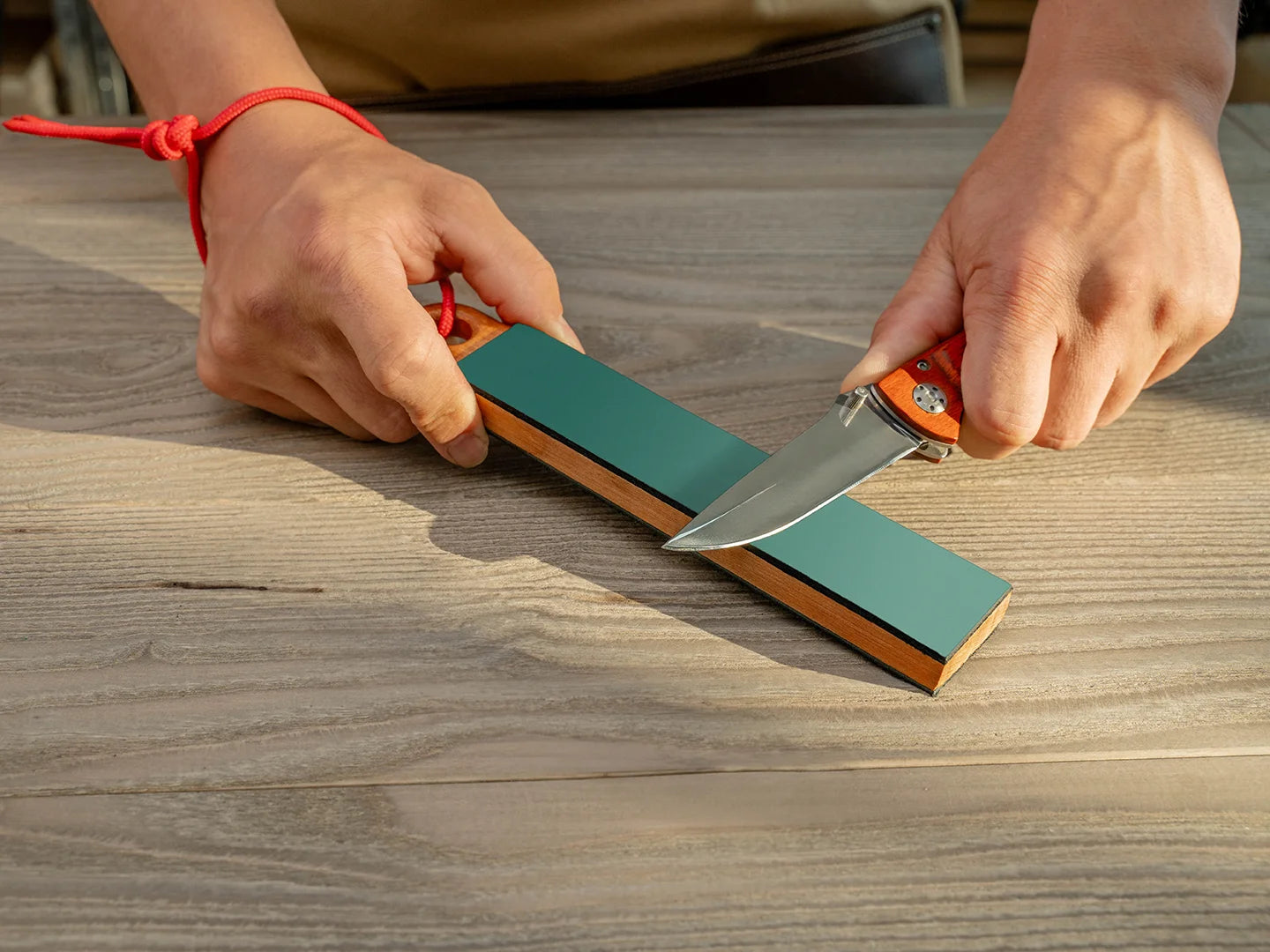 BeaverCraft LS9P2 - Pocket Dual-Sided Leather Paddle Strop & 2 Polishing Compounds