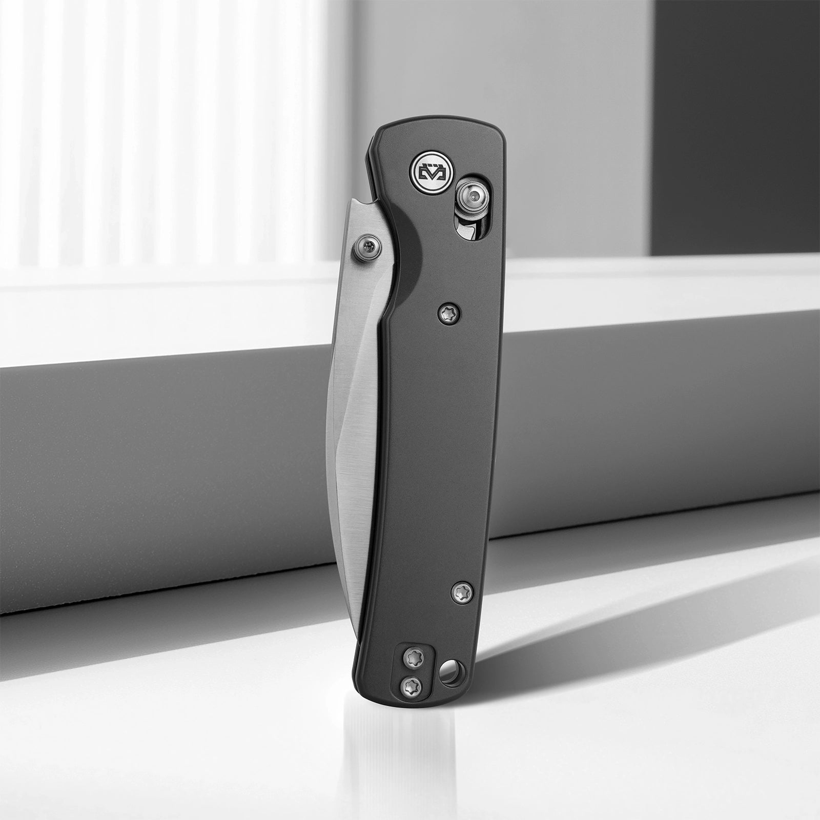 Miguron Vakor - 3.15" M390 Satin Blade, Dark Grey PVD Titanium Handle. MGR-633ADG
