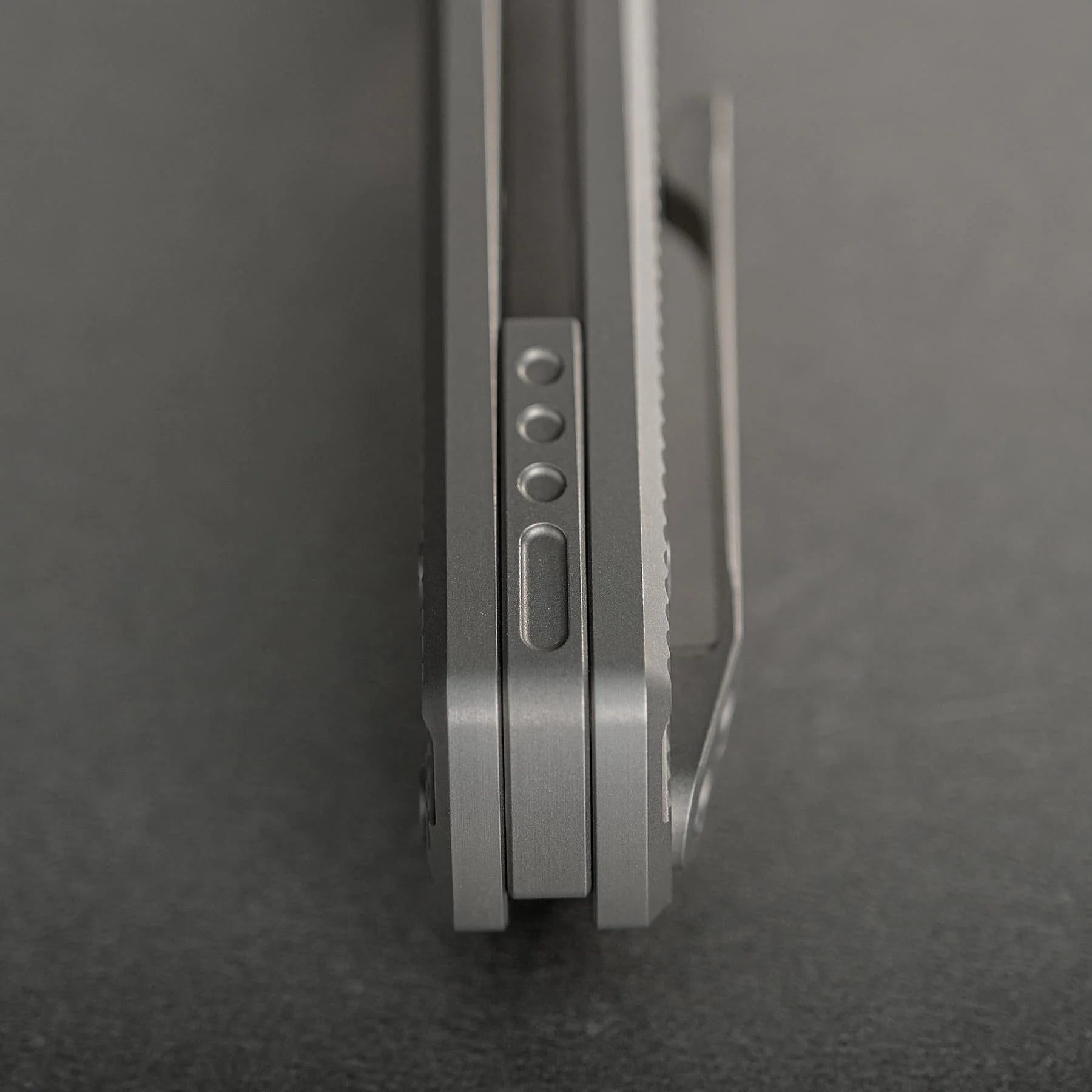 Vosteed Raccoon V Vanchor Lock A4003 - 3.22" M390 Satin Blade, Titanium Handle