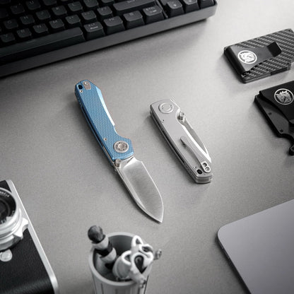 Vosteed Raccoon V Vanchor Lock A4002 - 3.22" M390 Satin Blade, Blue Titanium Handle