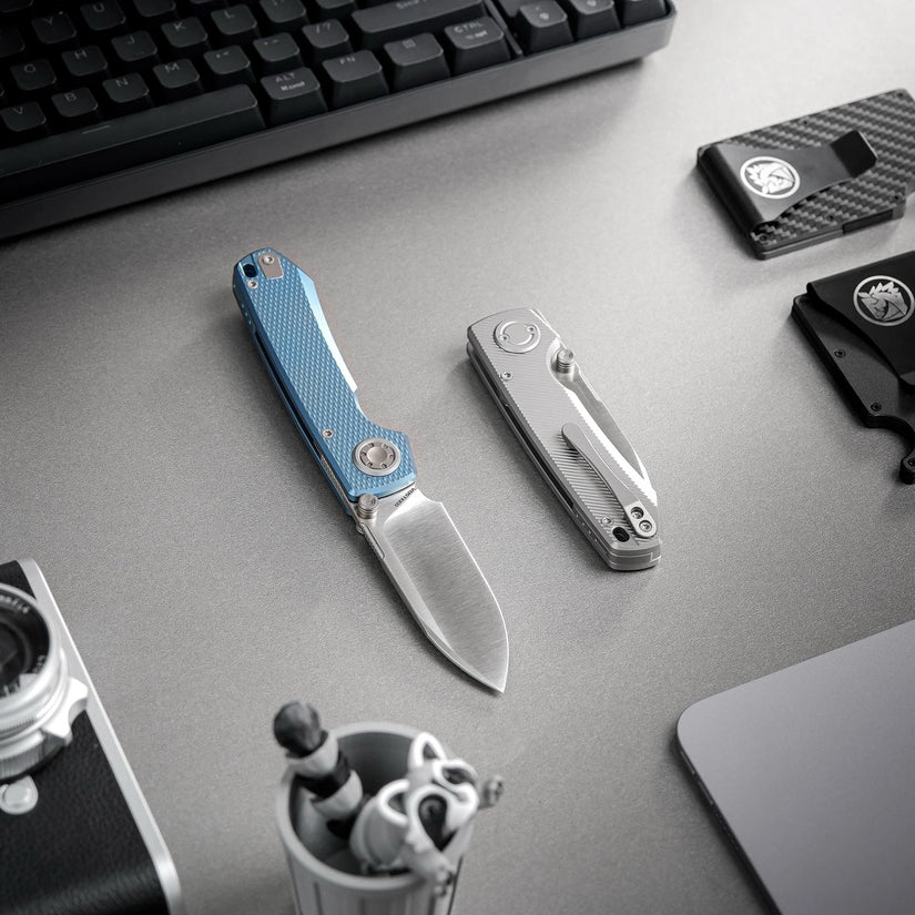 Vosteed Raccoon V Vanchor Lock A4002 - 3.22" M390 Satin Blade, Blue Titanium Handle