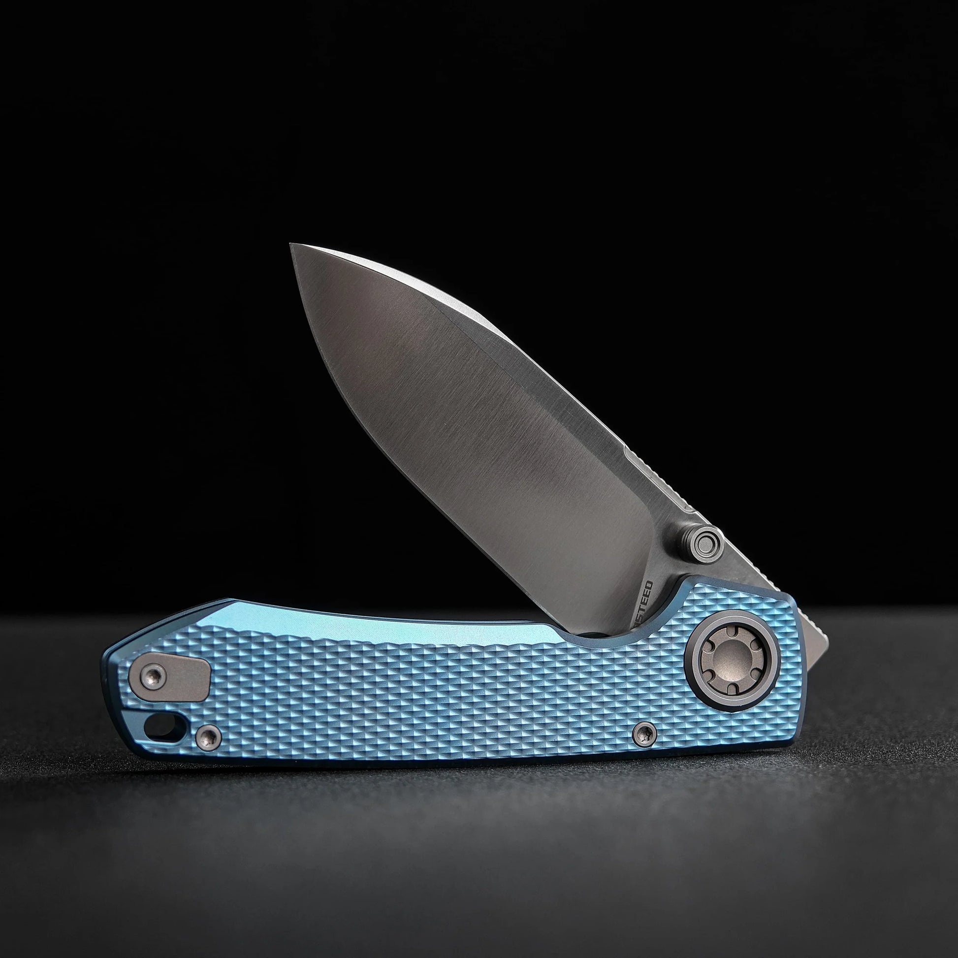 Vosteed Raccoon V Vanchor Lock A4002 - 3.22" M390 Satin Blade, Blue Titanium Handle