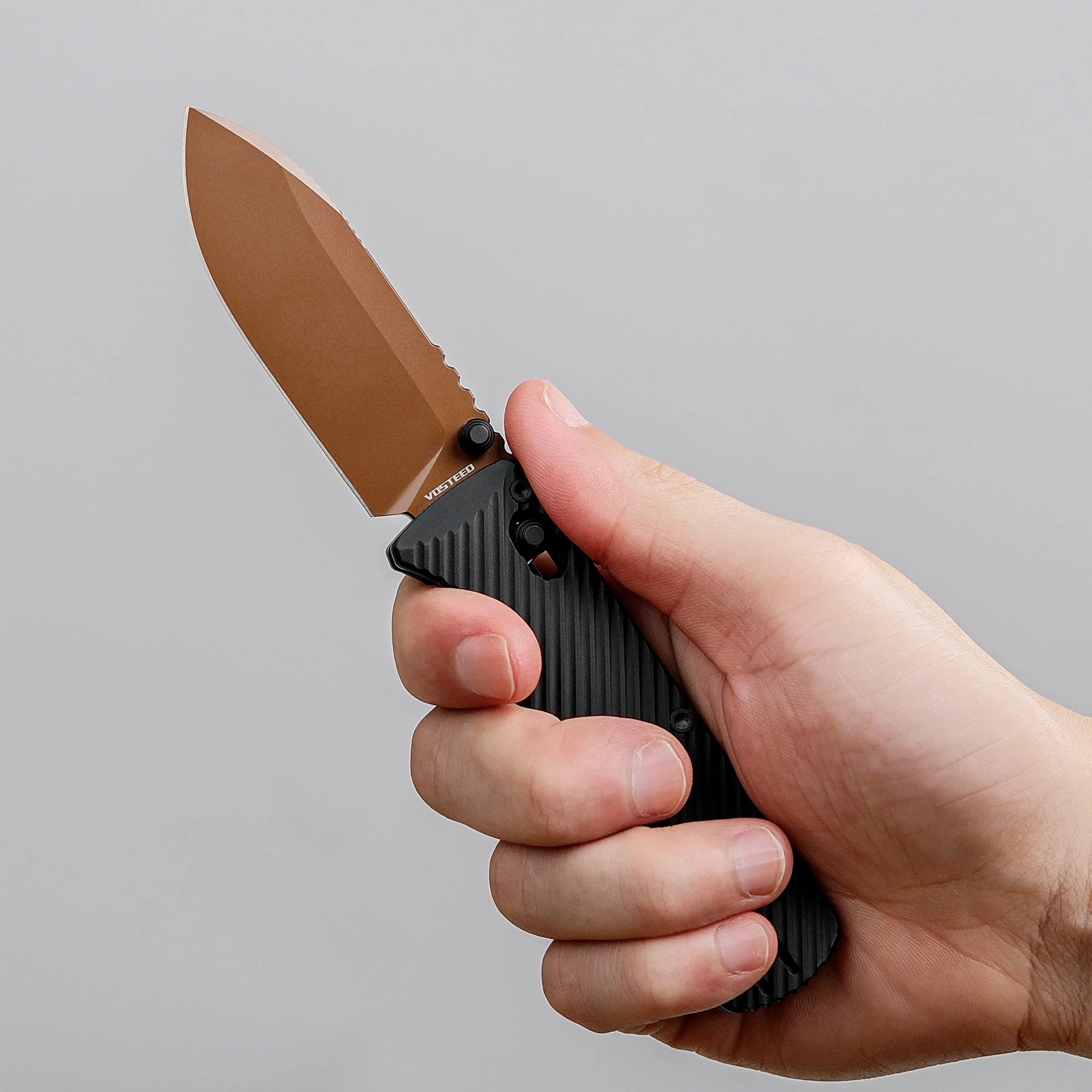 Vosteed Vombat A4107 - 2.92" M390 Copper Dune Drop Point Blade, Black Aluminium Handle