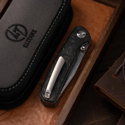 Olitans Gecko M070 - 3.07" Damascus Blade, Yellow Carbon Fibre Handle