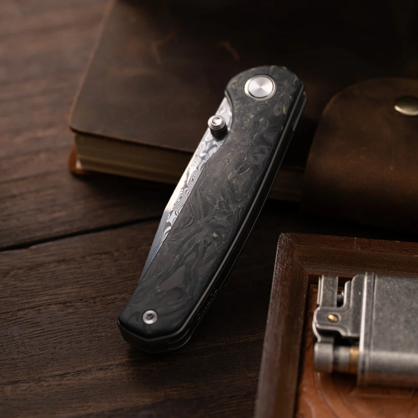 Olitans Gecko M070 - 3.07" Damascus Blade, Yellow Carbon Fibre Handle