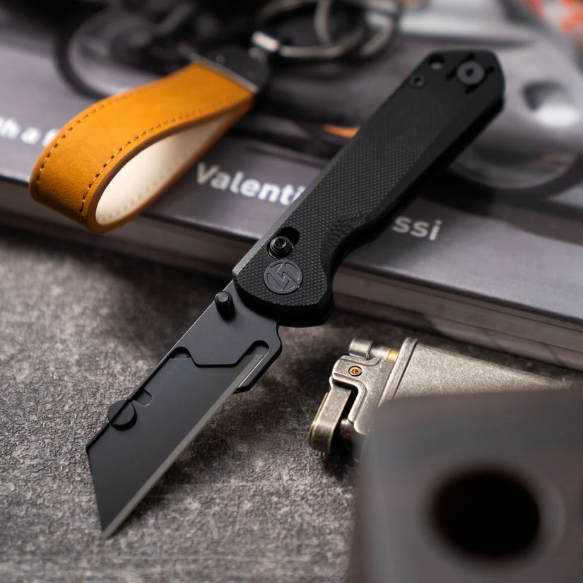Olitans Adélie Penguins G076 - 2.68" Black Utility Blade, Black G10 Handle