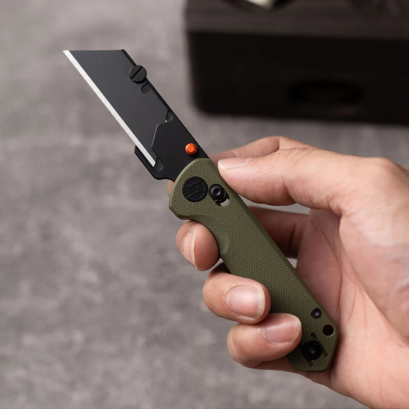 Olitans Adélie Penguins G076 - 2.68" Black Utility Blade, Green G10 Handle