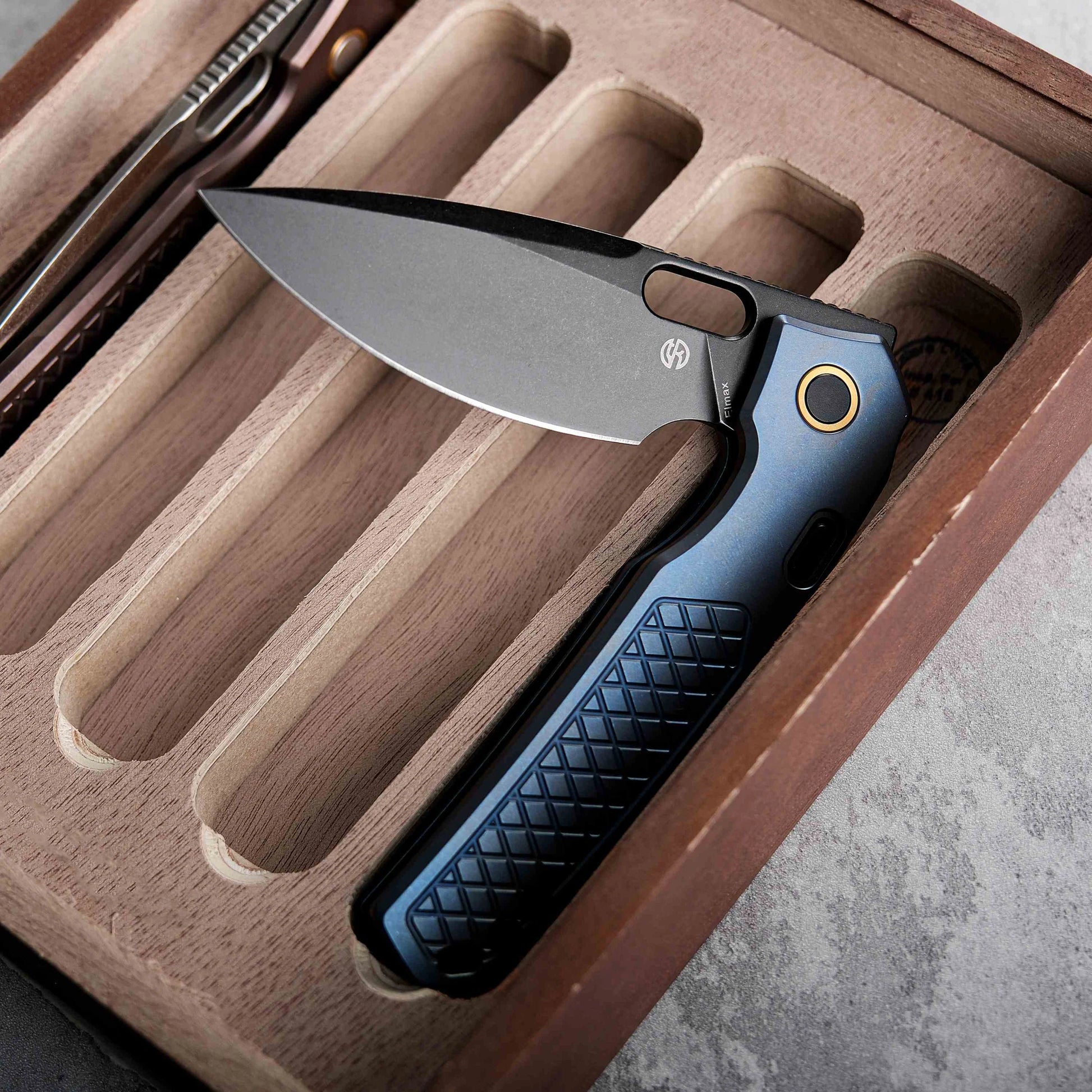 Vosteed Psyop A2205 - 3.32" Elmax Black Stonewash Blade, Blue Titanium Patterned Handle