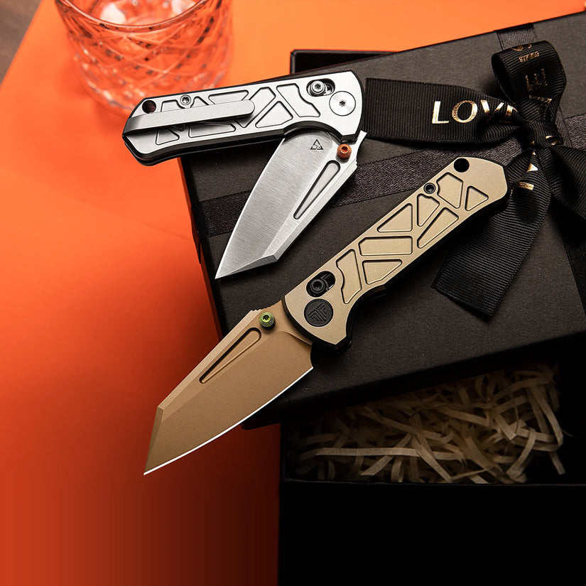 Trivisa Skarn-W - 2.9" M390 Satin Blade, Titanium Handle